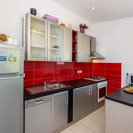 Ruzica Homestay Vir